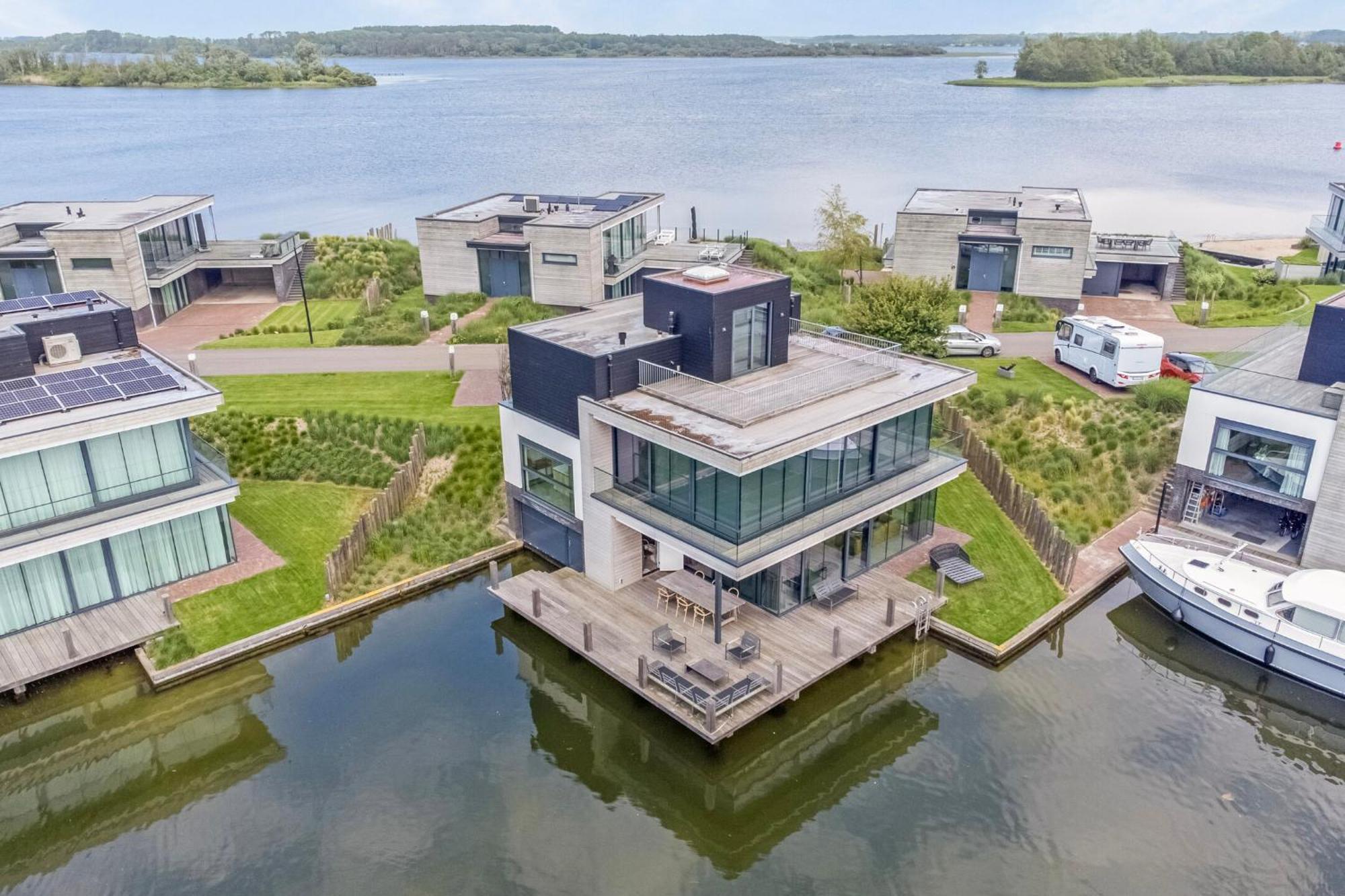 Lake House With Dock At Lake Veere, Zeeland Арнемёйден Экстерьер фото